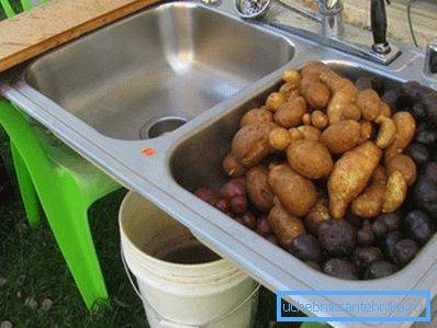 It is better to use a stainless steel sink. It is better to use a stainless steel sink.