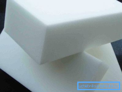 Melamine sponges will not damage the surface of artificial stone