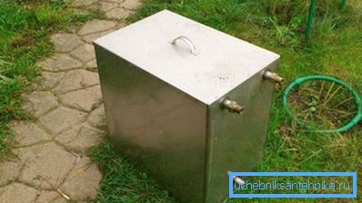Metal capacity from a stainless steel on 240 liters Metal capacity from a stainless steel on 240 liters