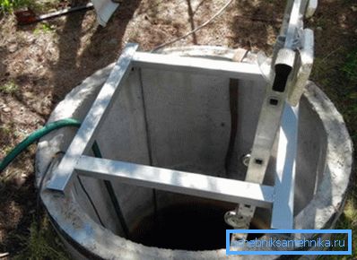 Metal frame to hold the downhole pump. Metal frame to hold the downhole pump.