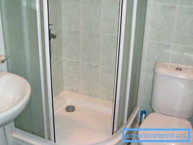 The minimum size of a bathroom with a shower is 80 cm by 80 cm. The minimum size of a bathroom with a shower is 80 cm by 80 cm.