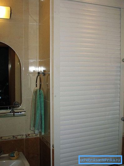 3918 Mounting a decorative wall