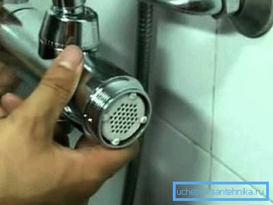Do-it-yourself shower filter installation Do-it-yourself shower filter installation
