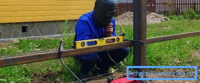 Installation of metal profile pipes using a welding machine Installation of metal profile pipes using a welding machine