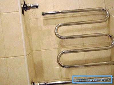Installation of the heated towel rail Installation of the heated towel rail