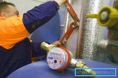 Installation of the meter can only be carried out by a specialist. Installation of the meter can only be carried out by a specialist.