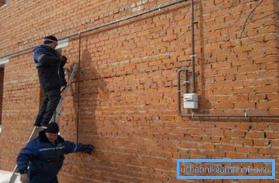 Installation of a steel system for gas transportation Installation of a steel system for gas transportation