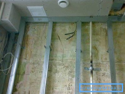 Pipeline installation in a false wall Pipeline installation in a false wall