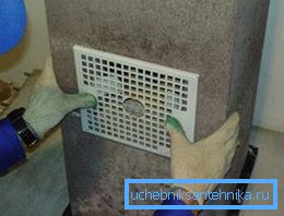 Installation of the ventilation grille is a simple matter. Installation of the ventilation grille is a simple matter.