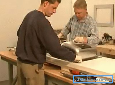 Sink put in grooves on glue Sink put in grooves on glue