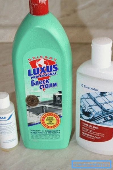 Liquid and gel detergents are the best way to wash a stainless steel sink. Liquid and gel detergents are the best way to wash a stainless steel sink.
