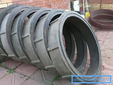 In the photo - polymer-sand rings In the photo - polymer-sand rings