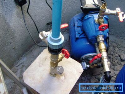 In the photo - surface pump in the pit. In the photo - surface pump in the pit.