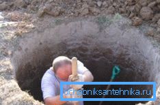 In the photo - the process of digging In the photo - the process of digging
