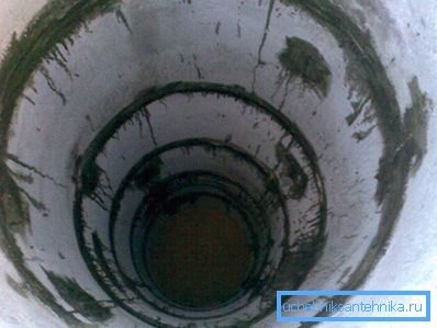 In the photo - the trunk of reinforced concrete rings