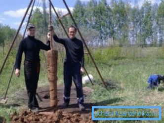 In the photo - a suspended auger, which allows making wells up to 30 meters deep