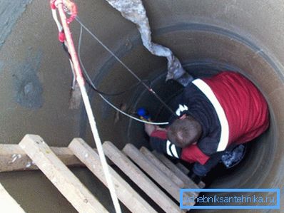 In the photo - the descent into the well
