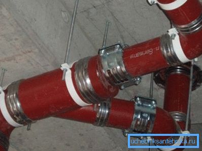 On the photo - no-iron cast-iron sewage On the photo - no-iron cast-iron sewage