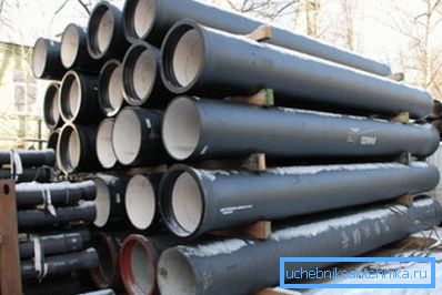 In the photo - cast iron pressure pipes. In the photo - cast iron pressure pipes.