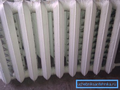 In the photo - cast iron radiator In the photo - cast iron radiator