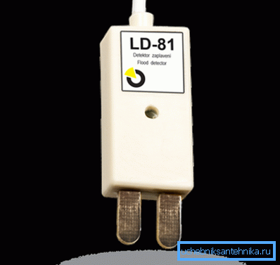 In the photo - the flood sensor In the photo - the flood sensor