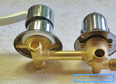 The photo shows a familiar shower box faucet. The photo shows a familiar shower box faucet.