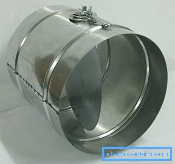 In the photo - the throttle valve for ventilation