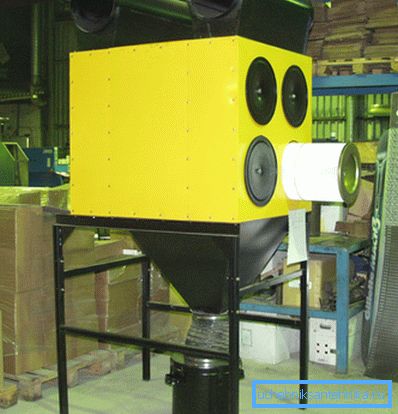 In the photo - a filter with a partially removed cassette.