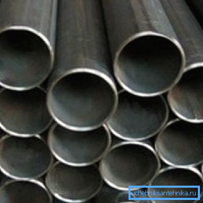In the photo: cold-deformed pipe 219x8 is used on the most critical facilities and communications.