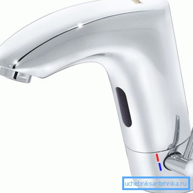The photo clearly shows the location of the sensor.