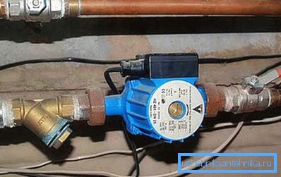 In the photo: the pump is responsible for moving the coolant through the system In the photo: the pump is responsible for moving the coolant through the system
