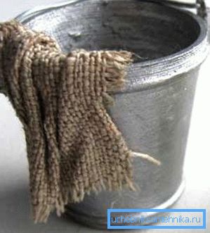 In the photo - an indispensable accessory when dismantling the toilet In the photo - an indispensable accessory when dismantling the toilet