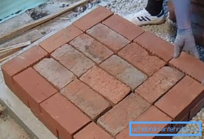 The photo shows the first and second rows of a solid brick kiln.