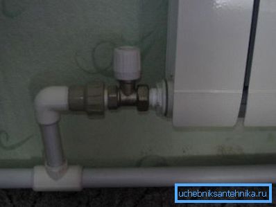 In the photo - connect the heater to the pipeline In the photo - connect the heater to the pipeline