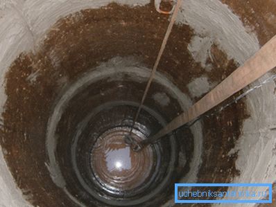 The photo shows a shaft of reinforced concrete rings. The photo shows a shaft of reinforced concrete rings.