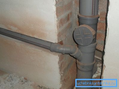 In the photo: a well-equipped riser - a guarantee of uninterrupted operation of the entire sewage system