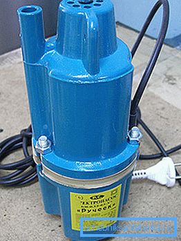 The photo shows a household compression pump The photo shows a household compression pump