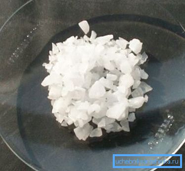 The photo shows aluminum sulfate. The photo shows aluminum sulfate.