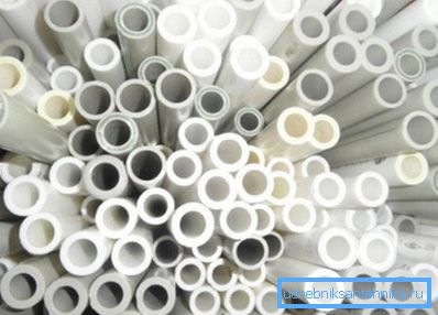 The photo shows plastic products for communication systems. The photo shows plastic products for communication systems.