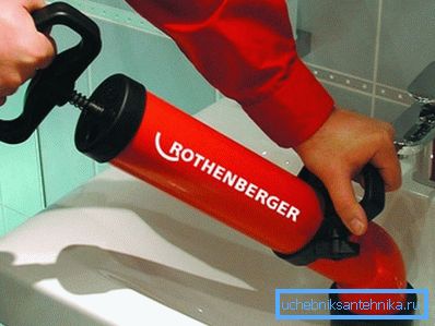 In the photo - we use a manual hydraulic pump In the photo - we use a manual hydraulic pump