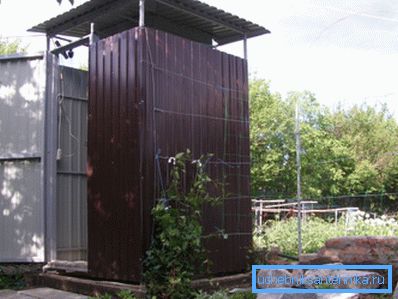 The photo shows an example of a metal construction. The photo shows an example of a metal construction.