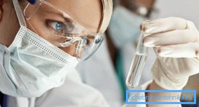In the photo - the process of quality control of the fluid taken from the water supply system. In the photo - the process of quality control of the fluid taken from the water supply system.