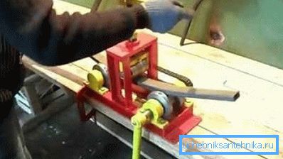 In the photo - the profile pipe is bent independently In the photo - the profile pipe is bent independently