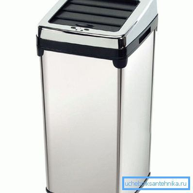 In the photo - a touch device for throwing garbage In the photo - a touch device for throwing garbage