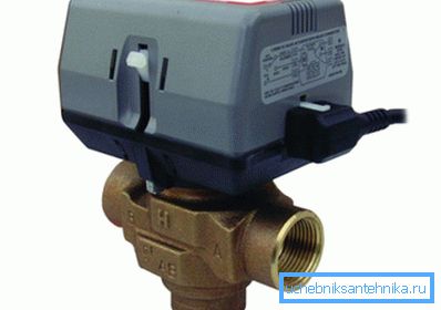In the photo - the servo is already installed In the photo - the servo is already installed