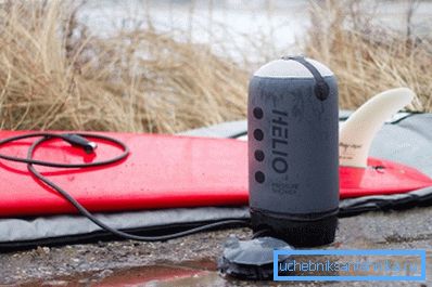 In the photo: this shower is as compact and simple as possible - the system works by pressing your foot on an improvised pedal In the photo: this shower is as compact and simple as possible - the system works by pressing your foot on an improvised pedal