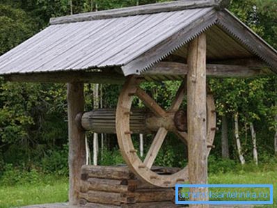 The photo shows a typical Russian well construction. The photo shows a typical Russian well construction.
