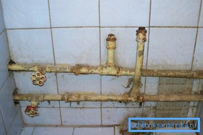 In the photo - pipes that should be replaced urgently (inspect your water supply system)