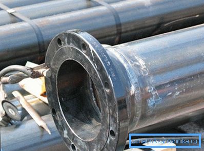 In the photo - pipes with flange connection