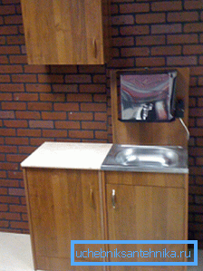In the photo: vanity stand for giving - you can make such a construction with your own hands or use old furniture from the kitchen set In the photo: vanity stand for giving - you can make such a construction with your own hands or use old furniture from the kitchen set